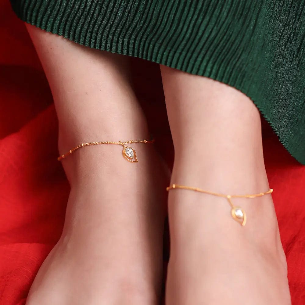 Gold Plated Silver Aam Ras White Stone Anklet – Unniyarcha