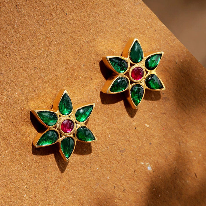 92.5 Silver Green Kundan Flower Stud Earrings