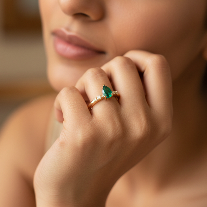 Unniyarcha 925 Pure Silver Green Pear Drop Ring