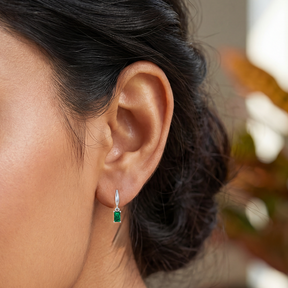 Unniyarcha 925 Pure Silver Green stone earring