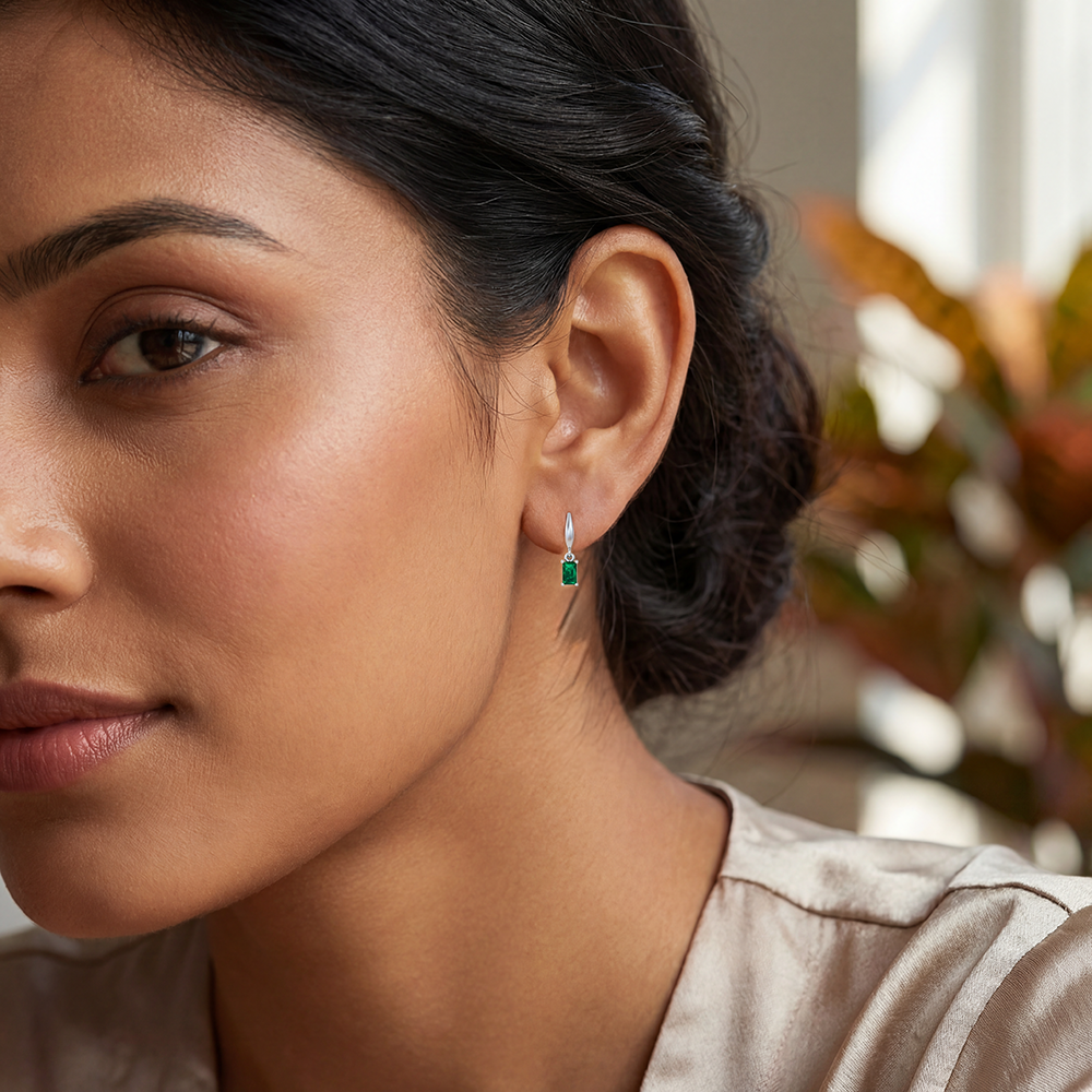 Unniyarcha 925 Pure Silver Green stone earring