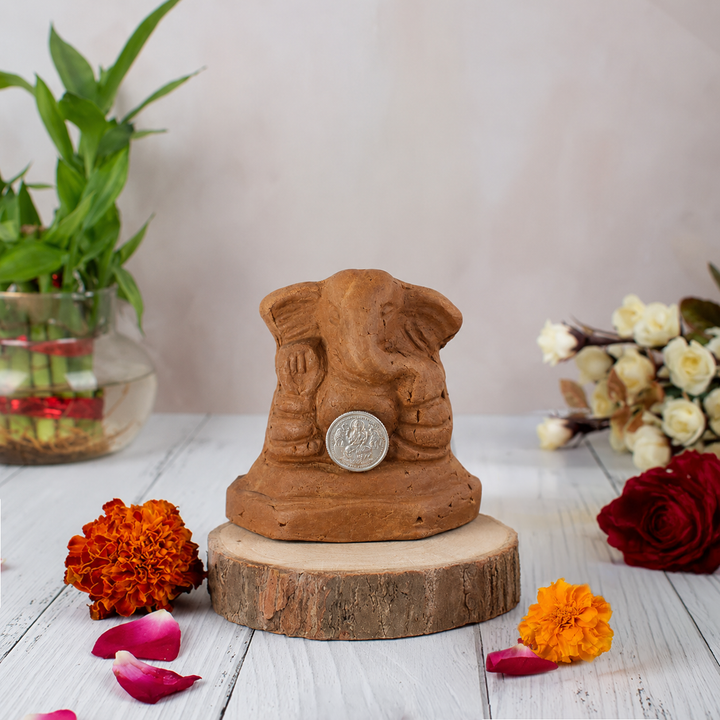 Ganesha Idol with 999 Silver Coin