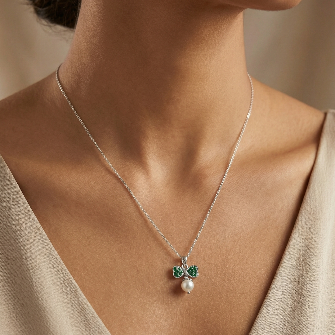 Silver Emerald Bow Pearl Necklace