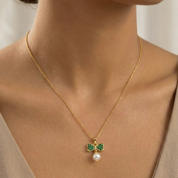 Silver Emerald Bow Pearl Necklace