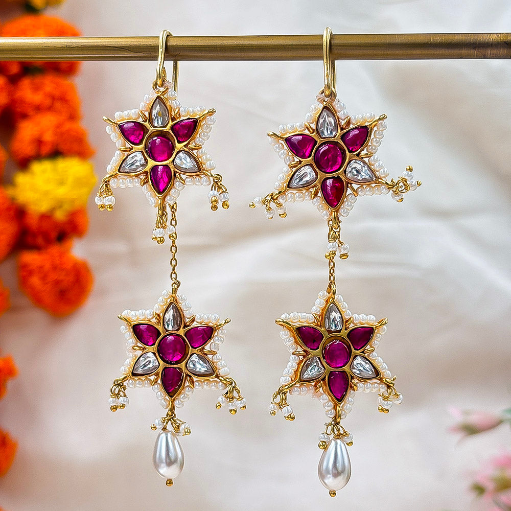 Silver Floral Motif Sui Dhaga Earrings