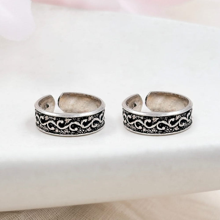 Silver Floral Charm Toe Rings