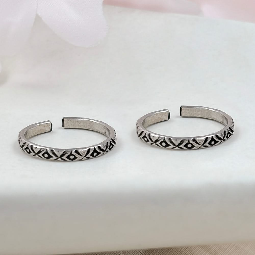 Silver Engraved Mandala Toe Rings