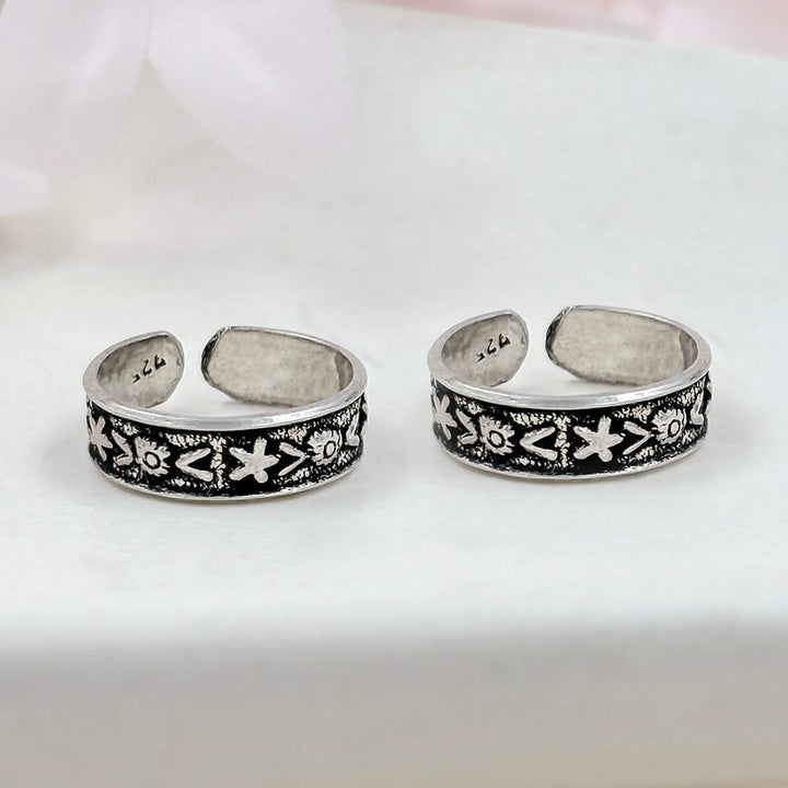 Silver Engraved Toe Rings