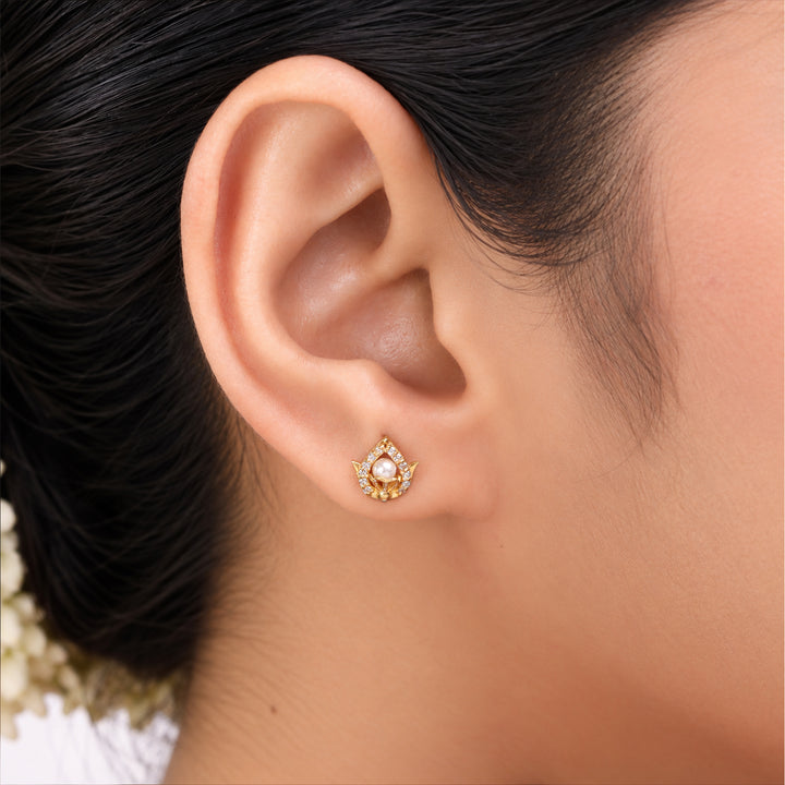 Silver 925 Padma Pearl Stud Earrings