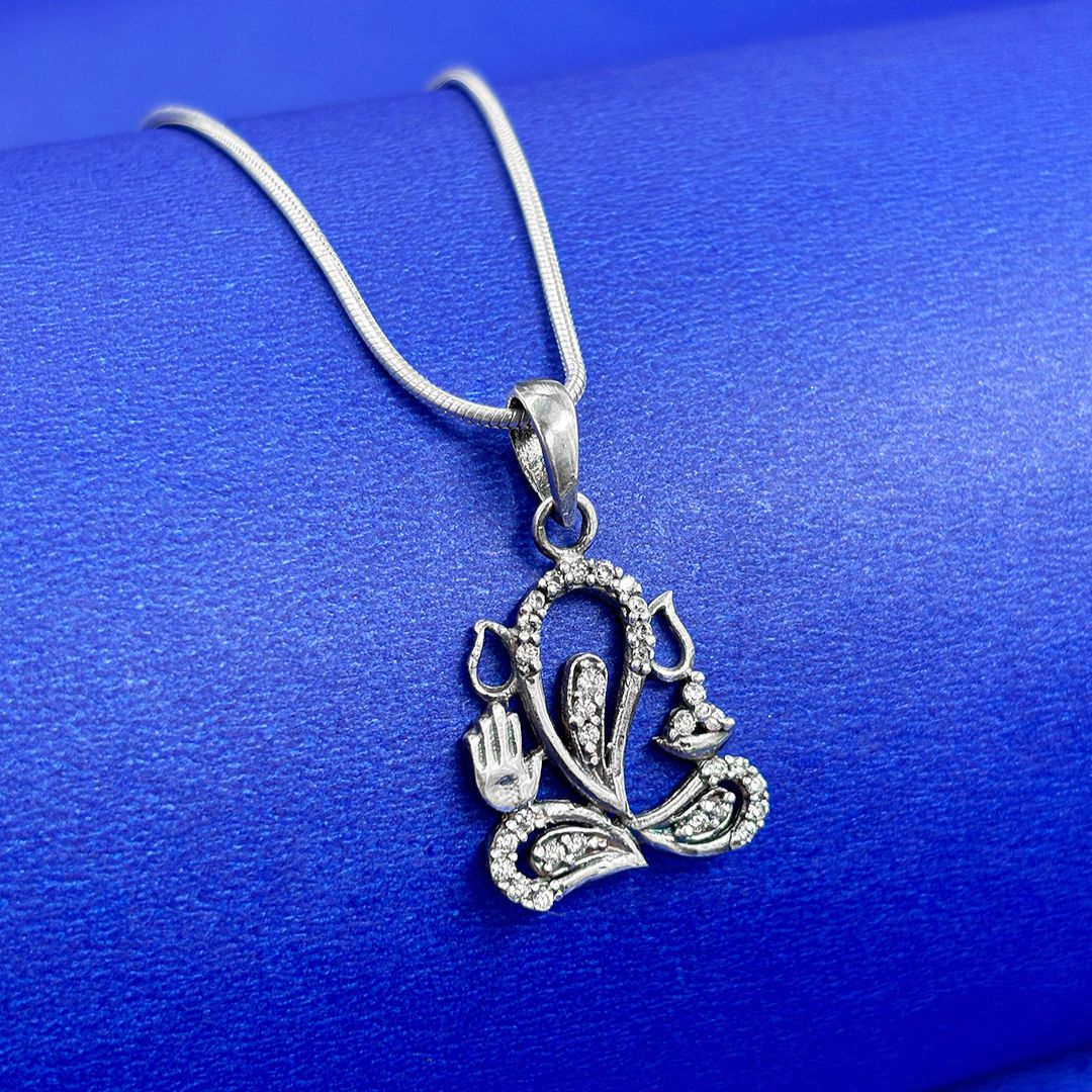 92.5 Sterling Silver Ganpati Zircon Pendant and Chain