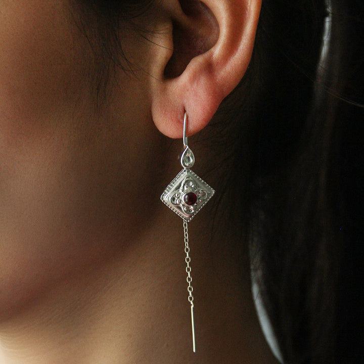 Sui Dhaga Antique earring