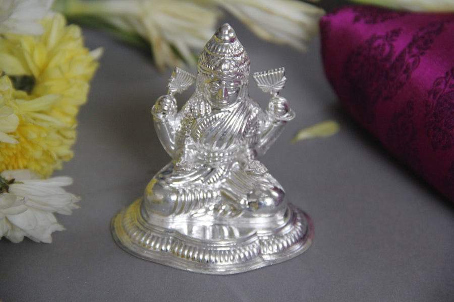 Silver Lakshmi idol - By Unniyarcha - Original Manufacturers of Silver Jewelry, Gold Plated Jewellery, Fashion Jewellery and Personalized Soul Bands and Personalized Jewelry