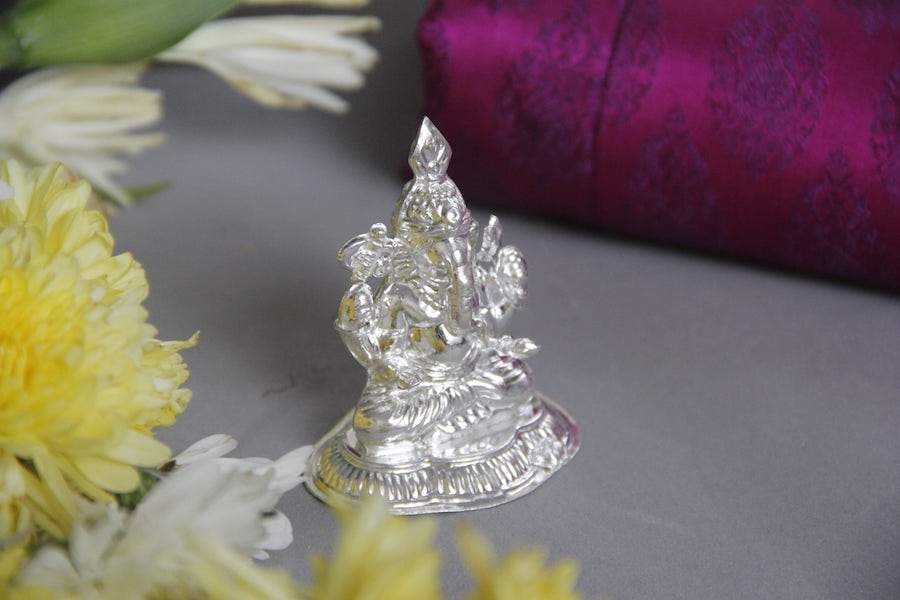 Silver small Ganesh idol - By Unniyarcha - Original Manufacturers of Silver Jewelry, Gold Plated Jewellery, Fashion Jewellery and Personalized Soul Bands and Personalized Jewelry