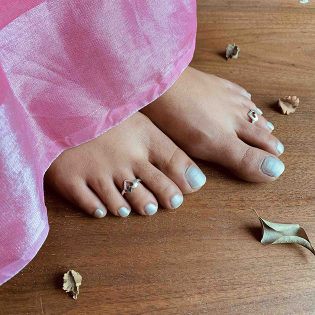 Buy Sliver heart shape toe ring Online - Unniyarcha